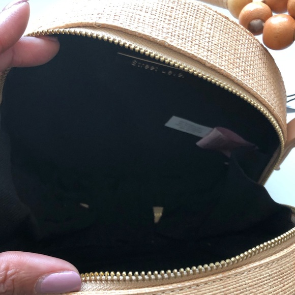 CIRCULAR BAG WITH WOODEN BEADS TOP HANDLE - Picture 4 of 7